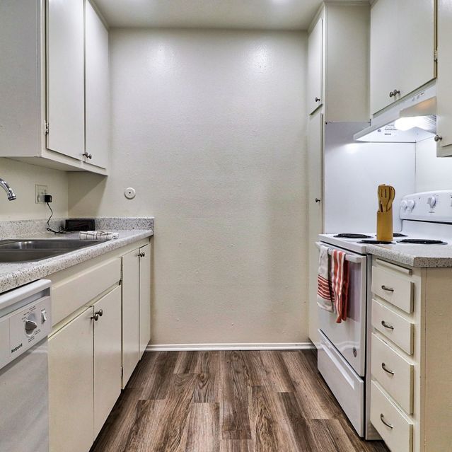 Primary Photo - Villa Maria Apartments