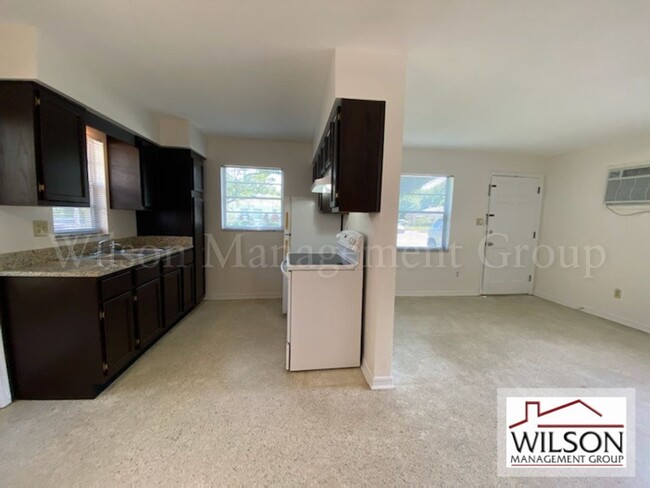Building Photo - 2 br, 1 bath House - 5 Winter Park Street E.