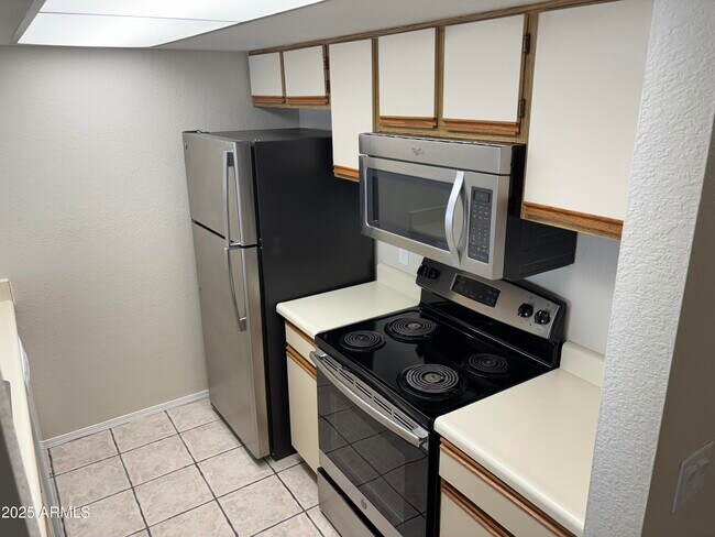 Foto del edificio - 1444 N Recker Rd