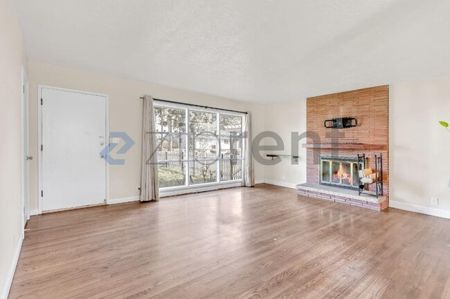 Building Photo - 9720 SW Frewing St