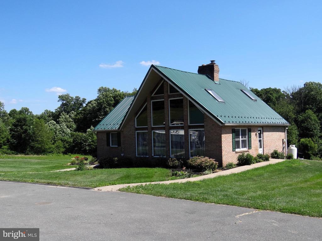 250 Fieldstone Rd, Honey Brook, PA 19344 House Rental in Honey Brook
