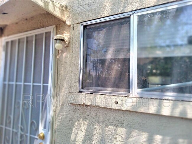 Foto del edificio - 528 Texas St NE