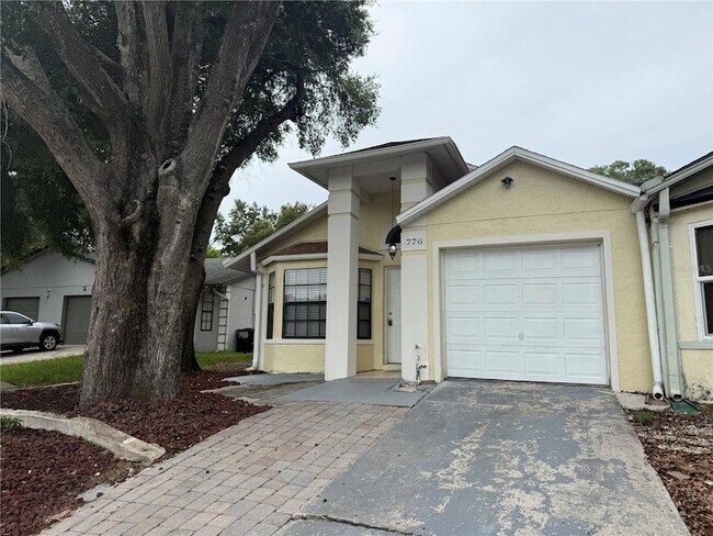 Foto del edificio - 776 Wolf Creek Ct