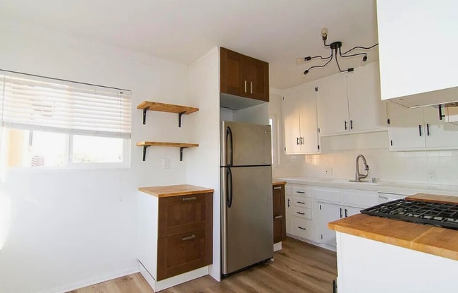 Foto del edificio - 4137 Wade St