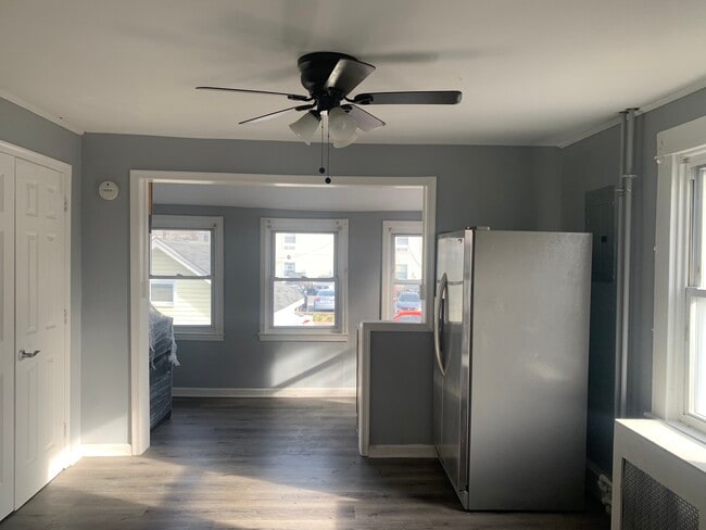 Building Photo - 2920 E Cold Spring Ln