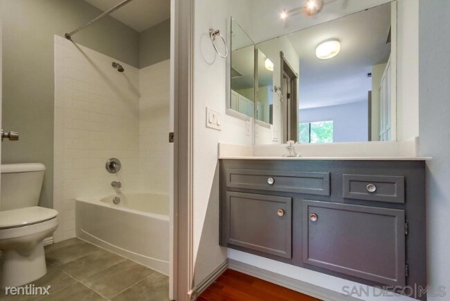 Building Photo - 1 br, 1 bath Condo - 11161 Camino Ruiz