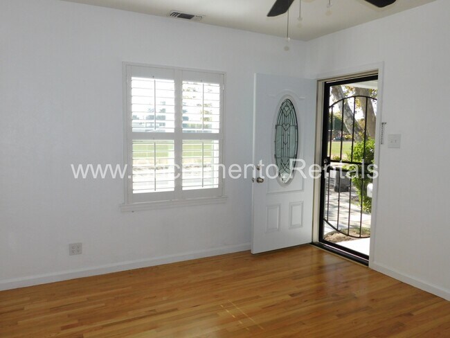Foto del edificio - Charming 2bd/1ba House with Garage near UCD Med Center