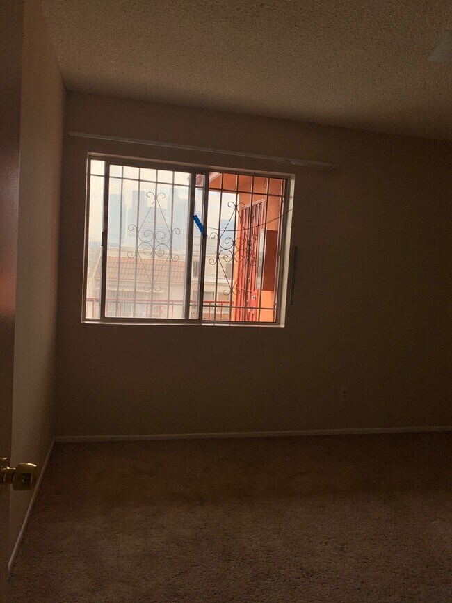 Building Photo - 860 Figueroa Ter