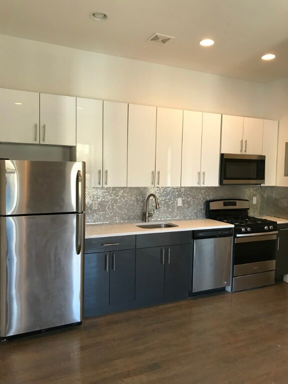 Foto principal - 125 Sterling St