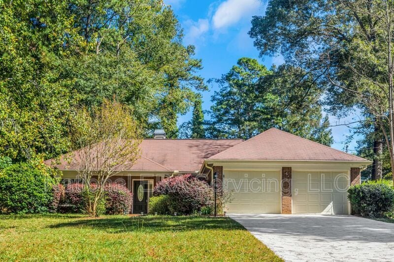 Foto principal - 213 Robin Ln