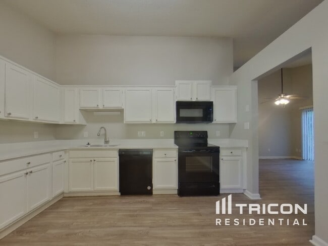 Building Photo - 6617 Flat Rock Dr