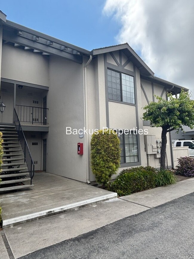 Building Photo - Very nice upstairs two bedroom condo in We...