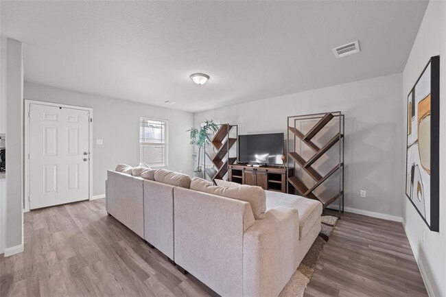 Building Photo - 2849 Golf Crest Dr