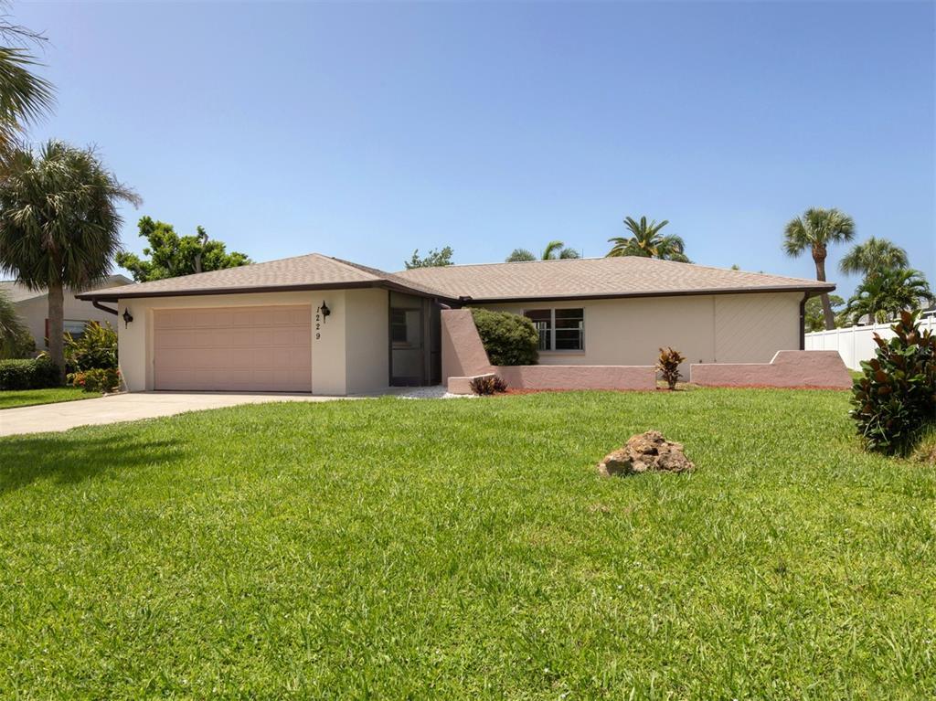 Primary Photo - 1229 Lucaya Ave