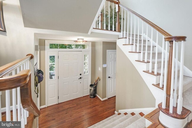 Photo - Luxury TH with 2 Car Garage in Sough After Kingstowne House