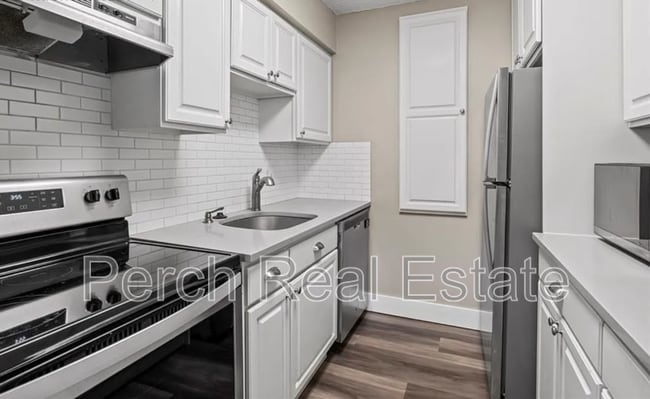 Foto del edificio - 5770 E Warren Ave