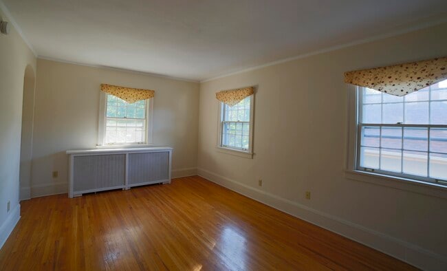 Sala de estar - 1849 Saint Clair Ave