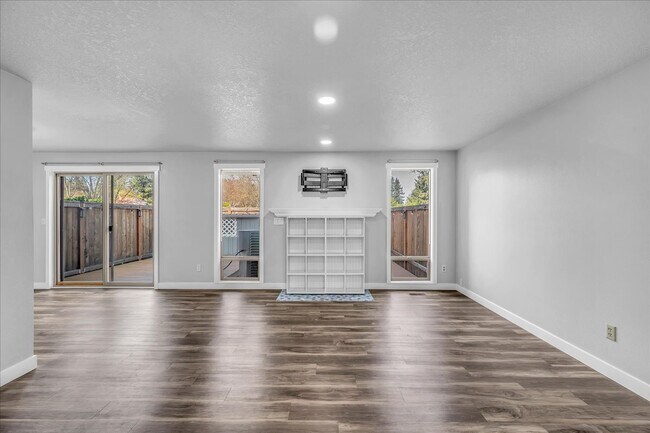 Building Photo - 20464 SW Rosa Dr
