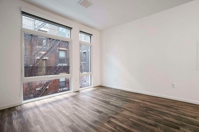 Building Photo - 839 Beacon St