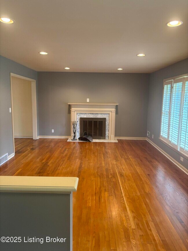 Foto del edificio - 3146 Sunny Ln