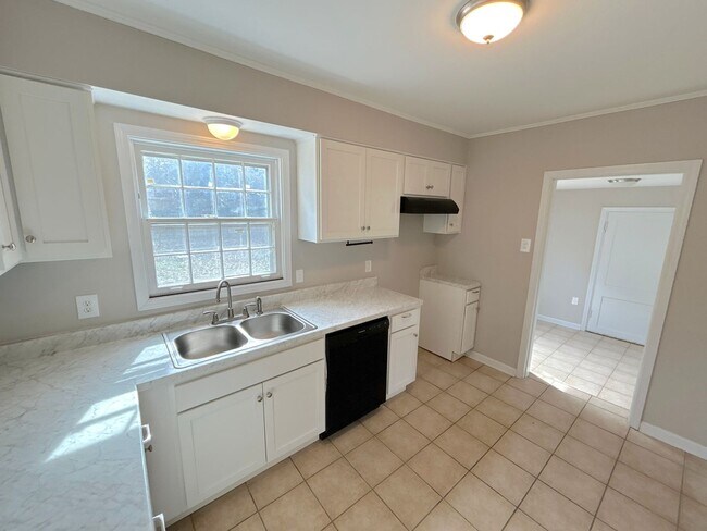 Building Photo - 994 Patterson Cove