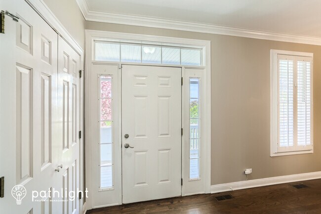 Building Photo - 10N700 Oak Ridge Drive, Elgin, IL, 60123
