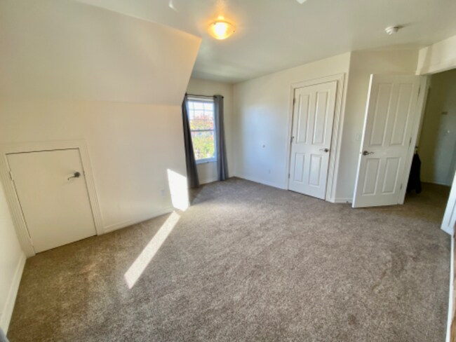 Building Photo - 1246 Windsor Park Dr