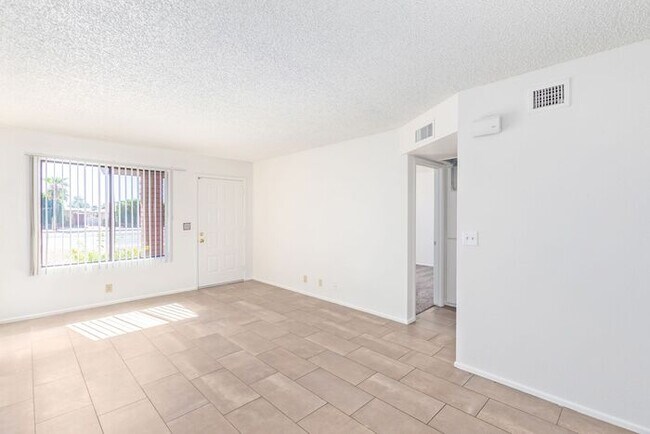 Building Photo - Single Story 1 bedroom 1 bath