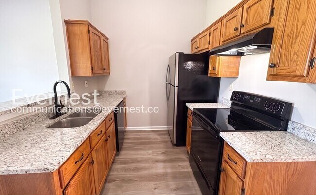 Building Photo - 5669 Kaitlyn Dr W