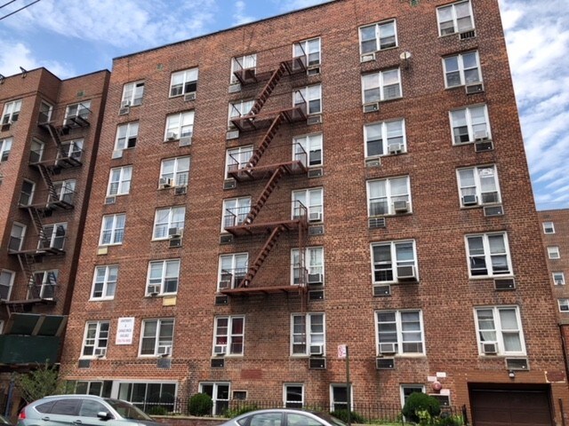 Primary Photo - 142-27 Barclay Ave