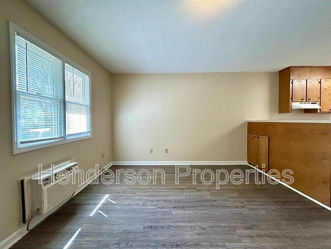 Building Photo - 1442 Riverview Rd
