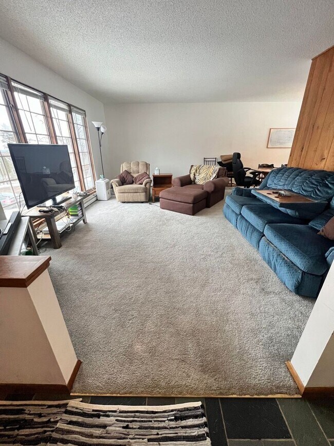 Foto del edificio - 1205 Brainerd Ave