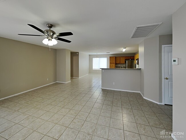 Building Photo - 43766 Elm Dr