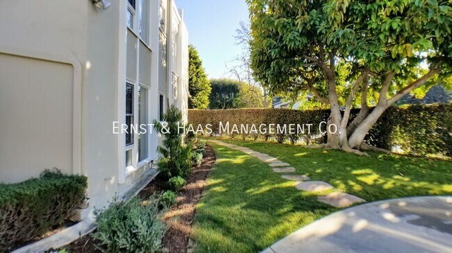 Foto del edificio - 3690 Country Club Dr