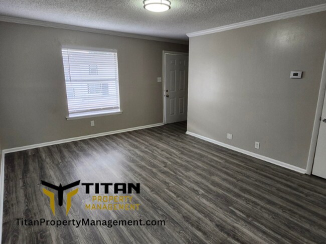 Foto del edificio - 2 bed/1 bath Townhouse