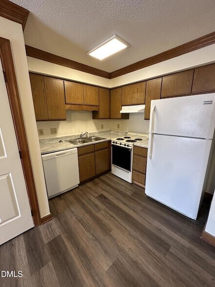 Foto del edificio - 3502 Ivy Commons Dr