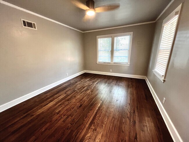 Foto del edificio - Beautifully Updated 3BD 2BA Home in Covete...