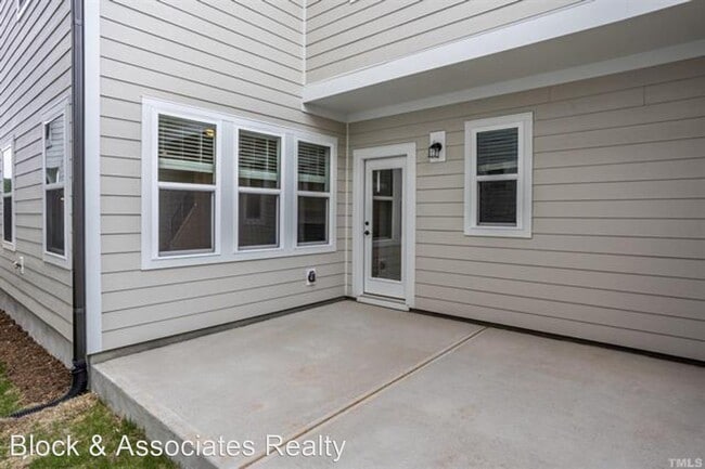 Building Photo - 3 br, 2.5 bath House - 221 Wendover Parkway