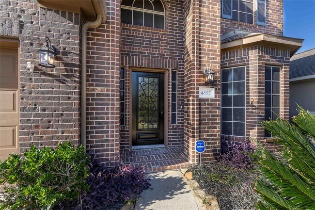 Foto del edificio - 4855 Palomar Ln