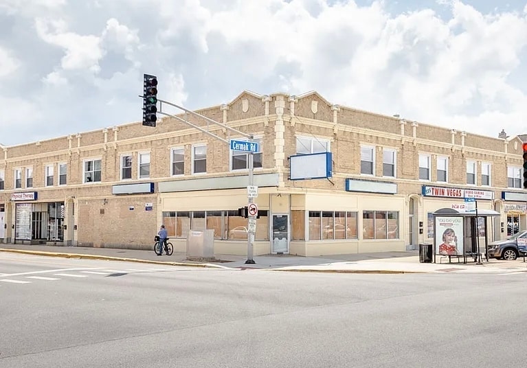 Primary Photo - 6005 Cermak Rd