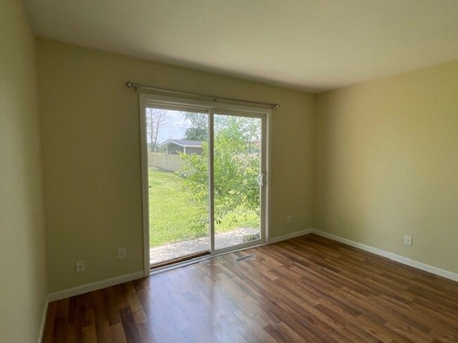 Building Photo - 2610 Blarney Stone Dr