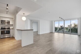 Building Photo - 1500 Bay Rd