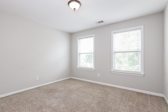 Building Photo - 2322 Loowit Falls Dr