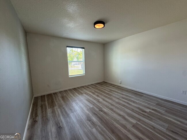 Foto del edificio - 217 Brooklet Cir