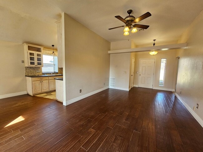 Photo - (3) Bed/(2) Bath in SE Norman! Pets Negotiable! House