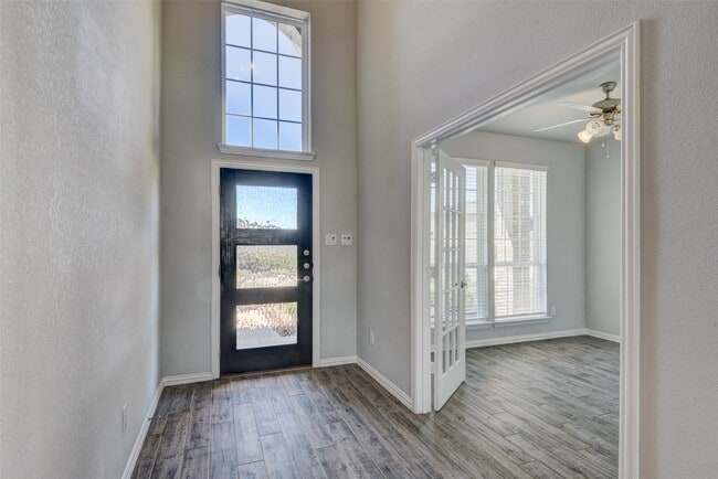 Building Photo - 23421 Vineyard Dr