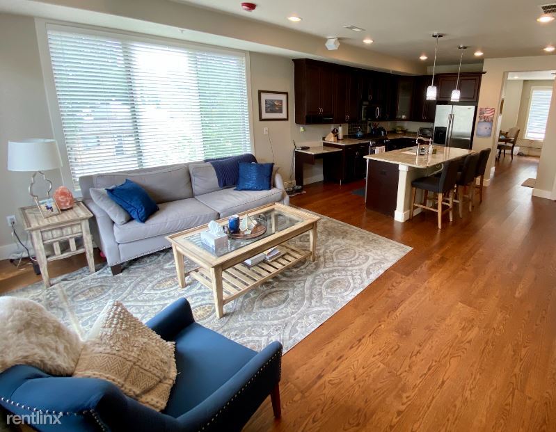 Foto principal - 2700 E Louisiana Ave