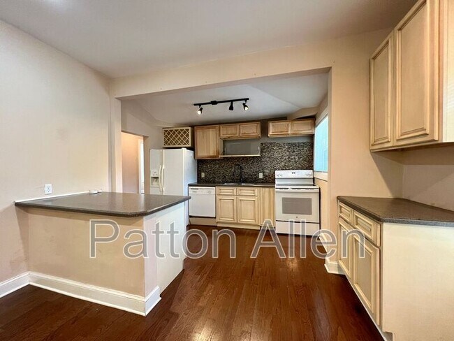 Foto del edificio - 114 Clingman Ave