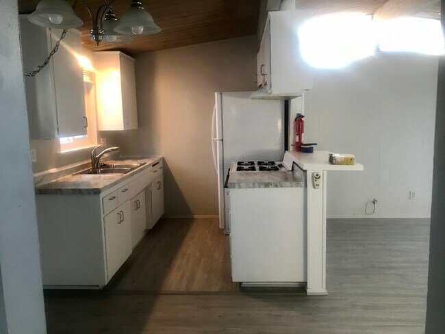 Foto del edificio - 715 Marguerite Ave