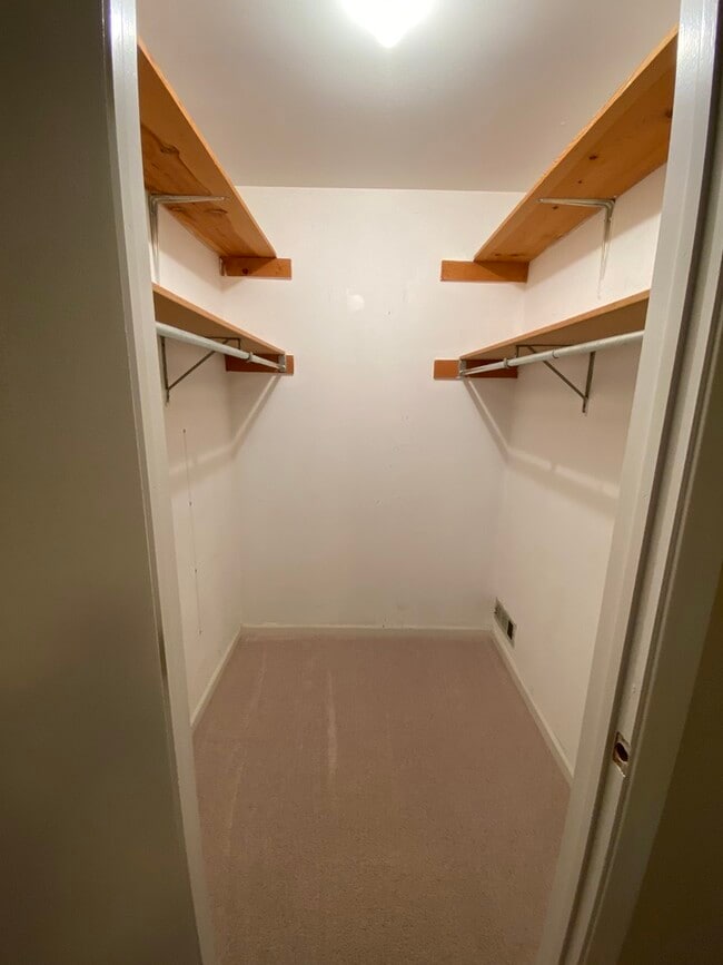 Building Photo - 1332 Culpepper Dr